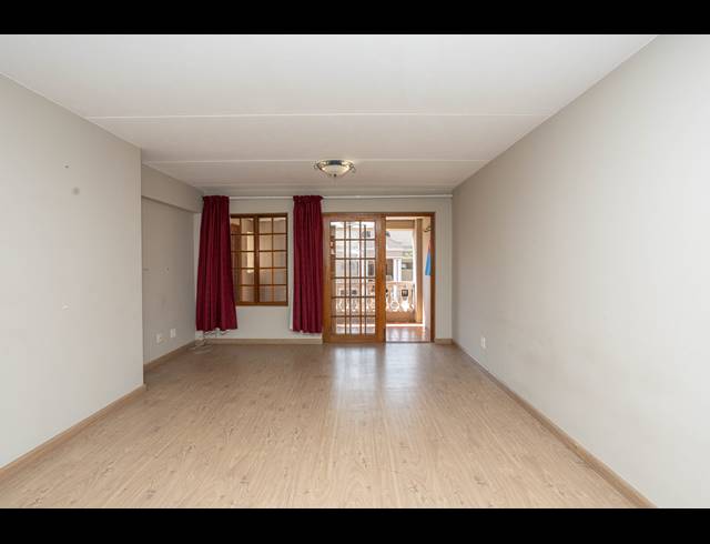 2 BEDROOM APARTMENT RENTED IN HYDE PARK